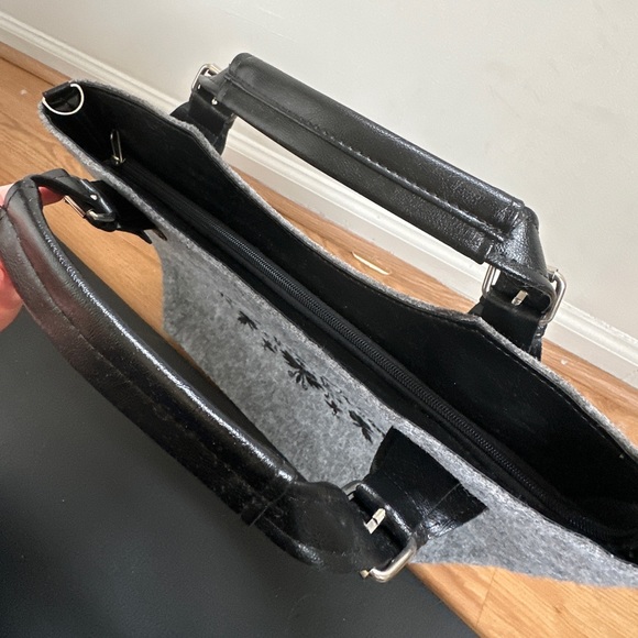 Handmade European Felt Handbag with Floral Embroidery, Gray/Black - Picture 6 of 12